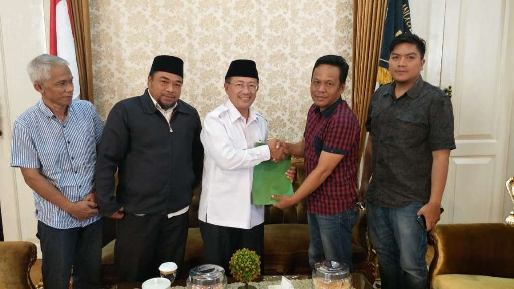 Herman Kembalikan Formulir Pendaftaran Bacalbup di Tempat Tak Biasa