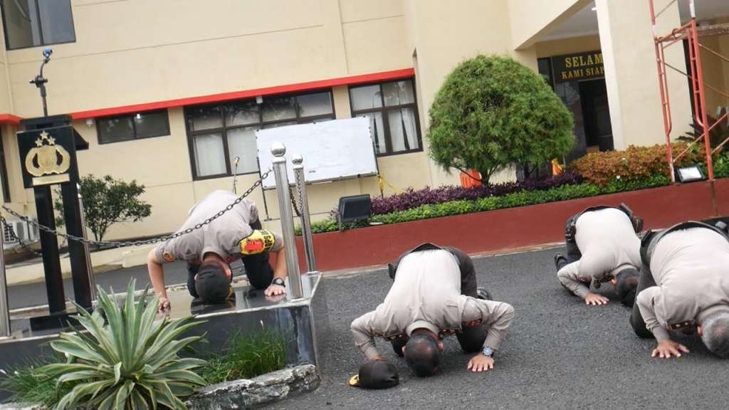 Sukses Mengawal Pilkades Serentak, Polres Cianjur Lakukan Sujud Syukur