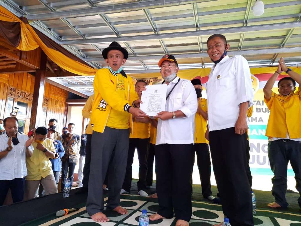Prosesi Penyerahan Rekomendasi Usungan Golkar Sarat Pesan Tersirat