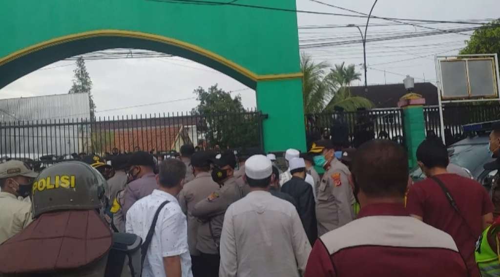 Masa Pendukung HRS Demo Kejari Cianjur