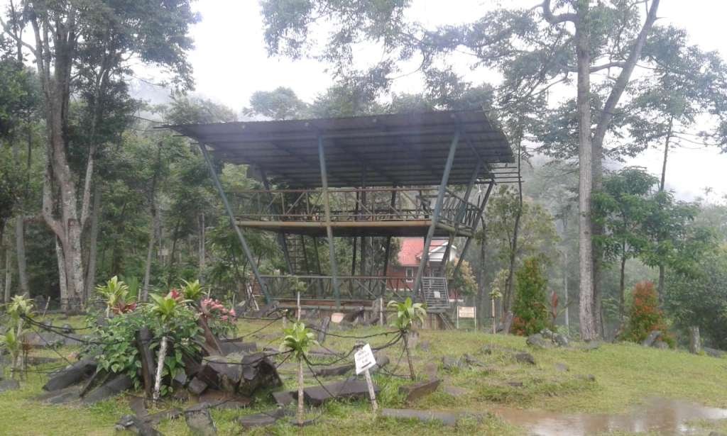Menara Pandang Situs Gunung Padang Bahayakan Pengunjung, Warga Minta Bangunan Dibongkar 