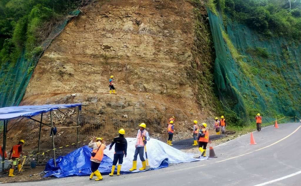 Kementerian PUPR Bangun Tebing Hijau Naringgul Gunakan Sistem Shotcrete Beton