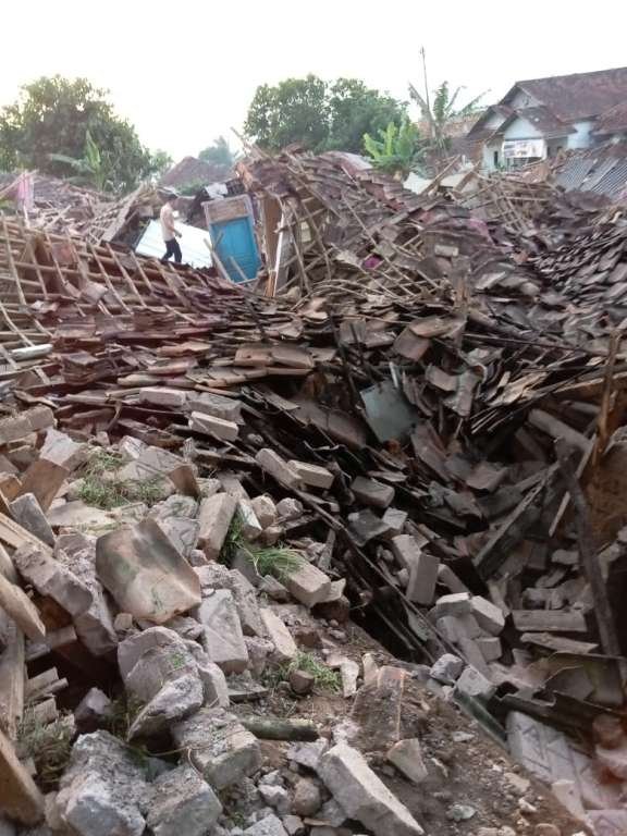 Terparah, Rumah Sekampung di Desa Cirumput Nyaris Rata Dengan Tanah