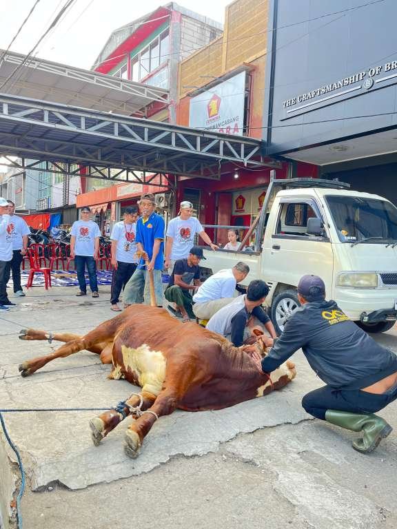 Taati Ajaran Islam, DPC Gerindra Cianjur Sembelih 2 Ekor Hewan Kurban