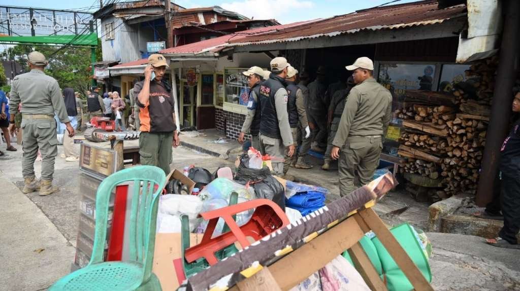 Tertibkan PKL Ciloto Puncak, KDM dan Bupati Cianjur Terjun Langsung