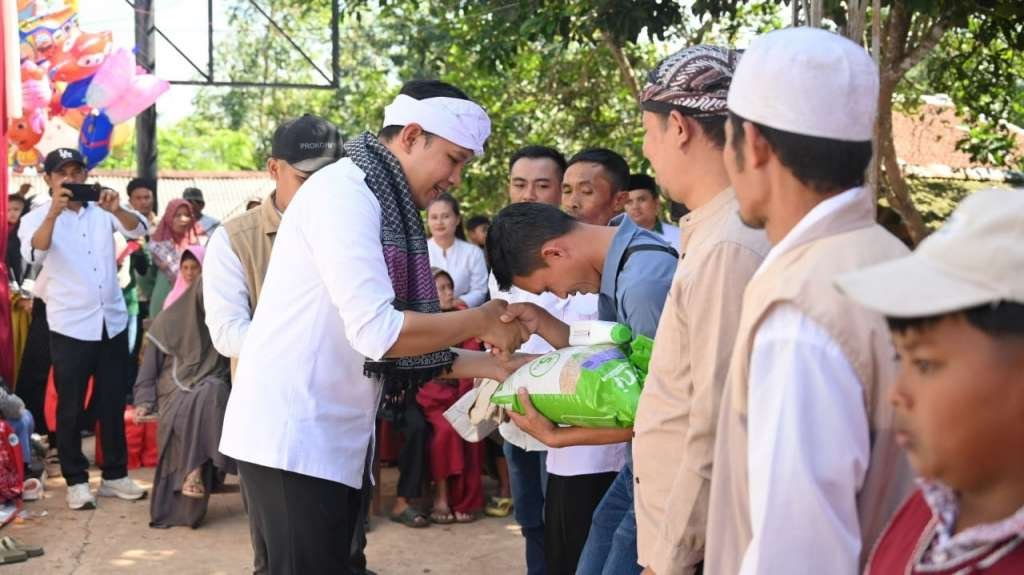 Temui Warga Desa Waringinsari, Bupati Cianjur Berikan Berbagai Layanan