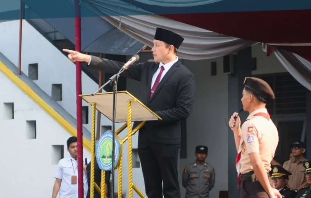 Peringati HLP, Bupati dan Wakil Bupati Cianjur Gelar Upacara di SMK 1